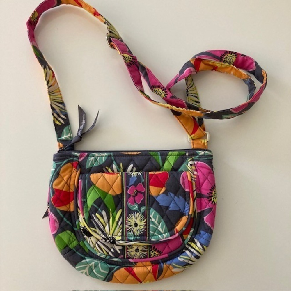 Vera Bradley Vivid Crossbody Quilted Retired Pattern "Jazzy Blooms"